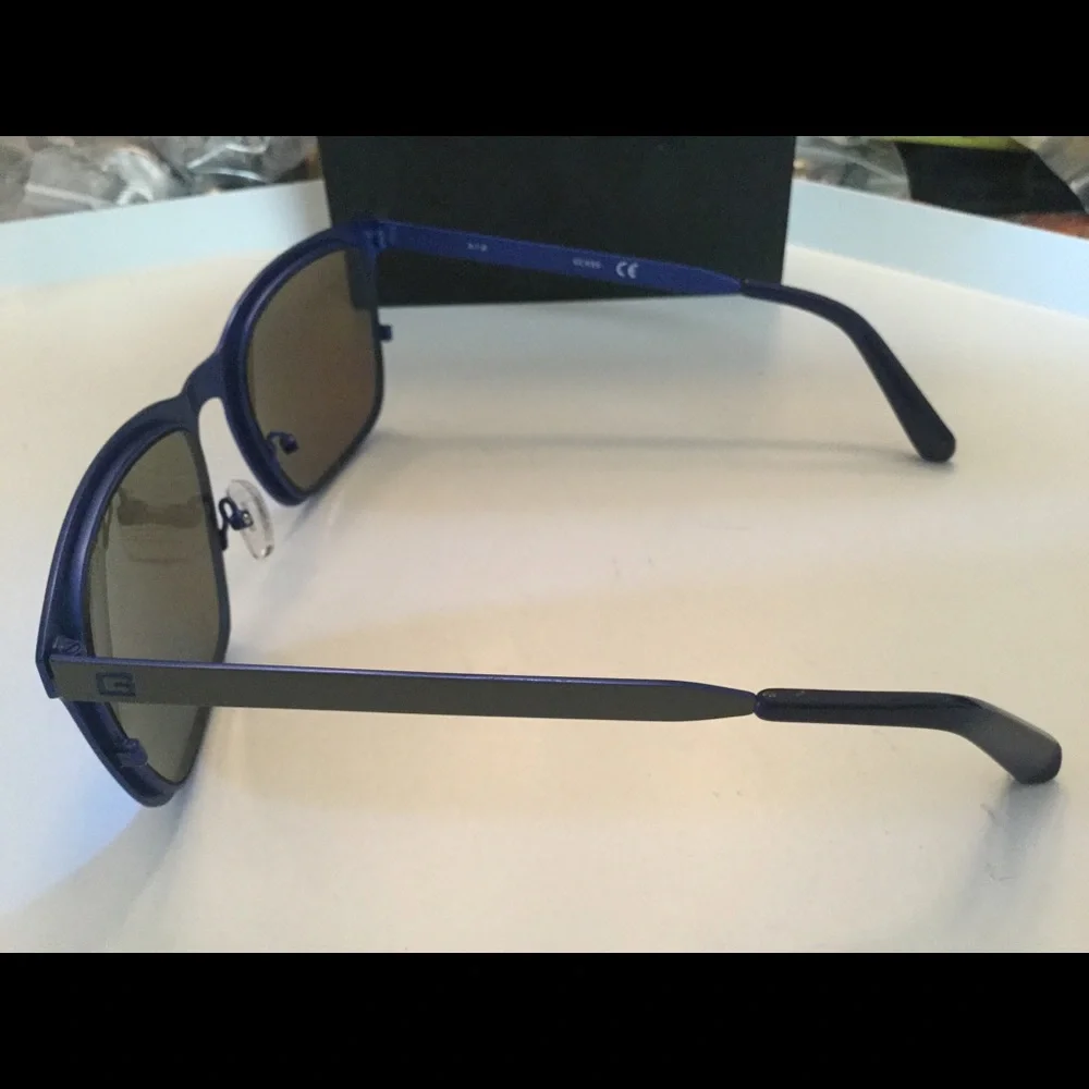 GUESS AARON MENS SUNGLASSES BLUE MIRROR PRE-OWNED